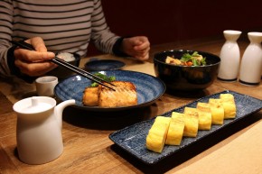 Japanischer Teller schmal schwarz dunkelblau