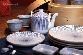 Japanische Teetasse weiß mit blauen Streifen