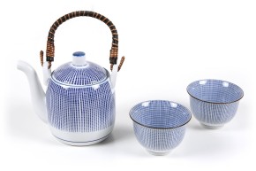 Japanische Teetasse weiß mit blauen Streifen