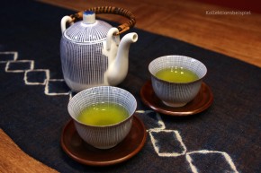 Japanische Teetasse weiß mit blauen Streifen