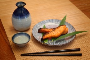 Sushi-Teller-Set weiß mit blauen Streifen