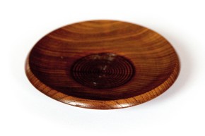 Untertasse aus Holz